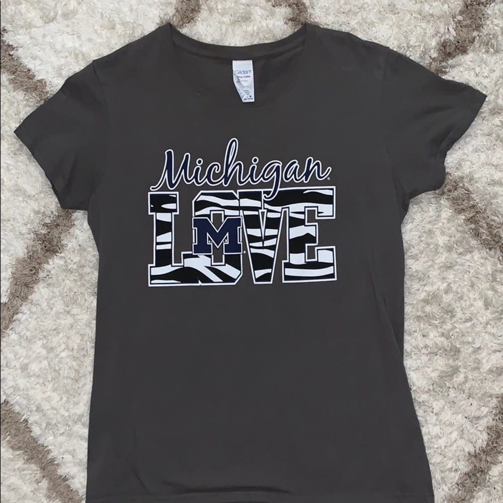 NWOT Grey Zebra University of Michigan Tee